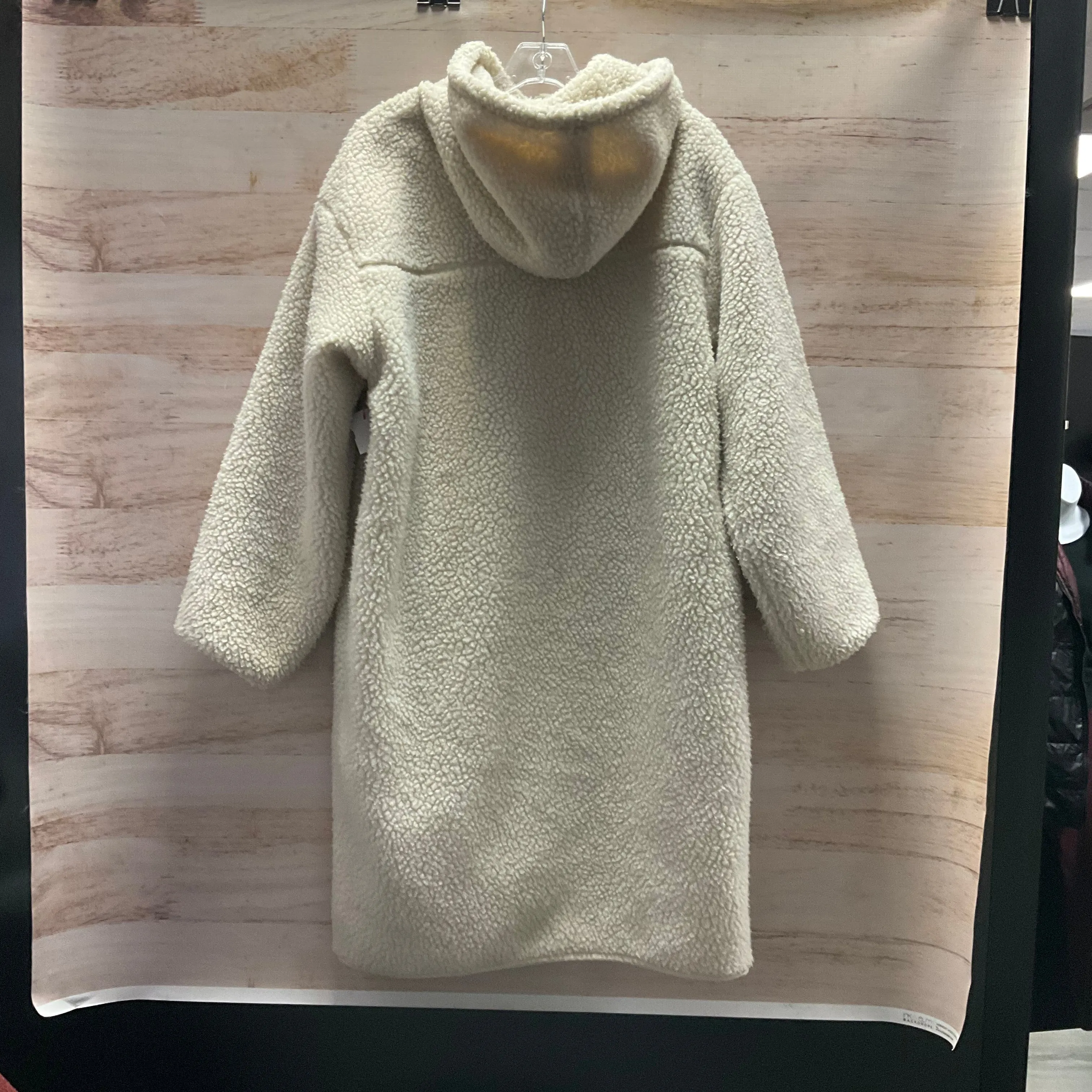 Jacket Faux Fur & Sherpa By Clothes Mentor In Cream, Size: M