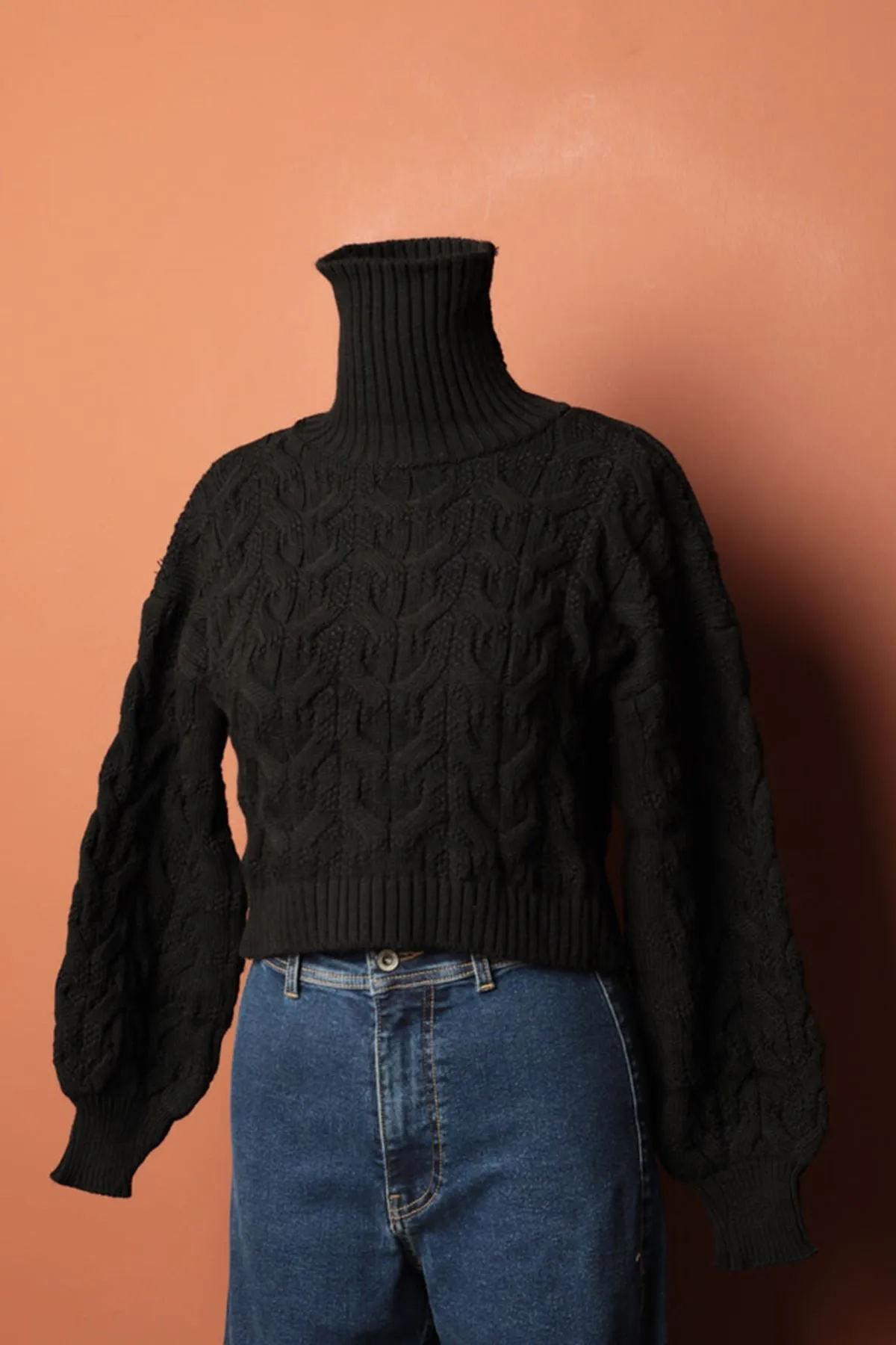 KKT Women's Black Sweater with Knitwear Fabric Detail - Cuenca