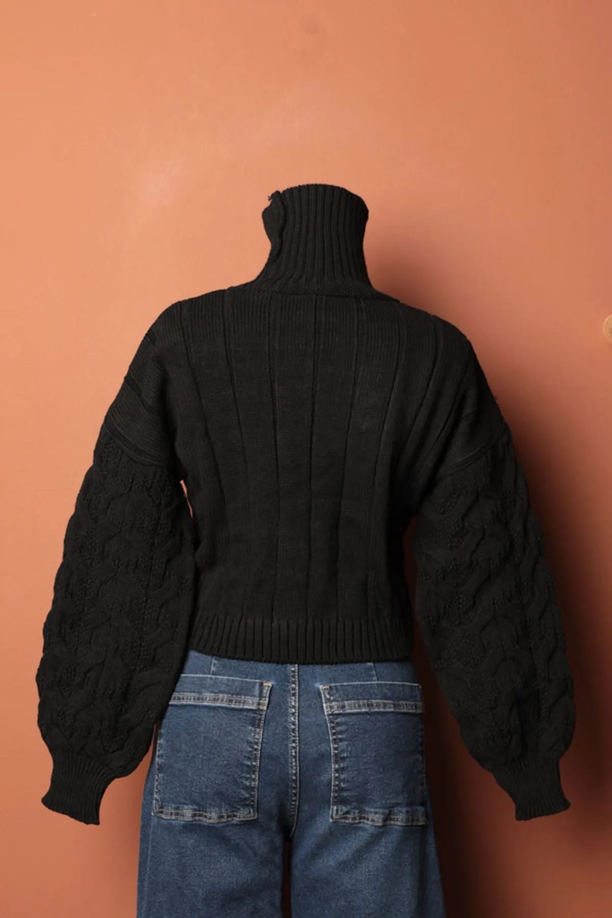 KKT Women's Black Sweater with Knitwear Fabric Detail - Cuenca