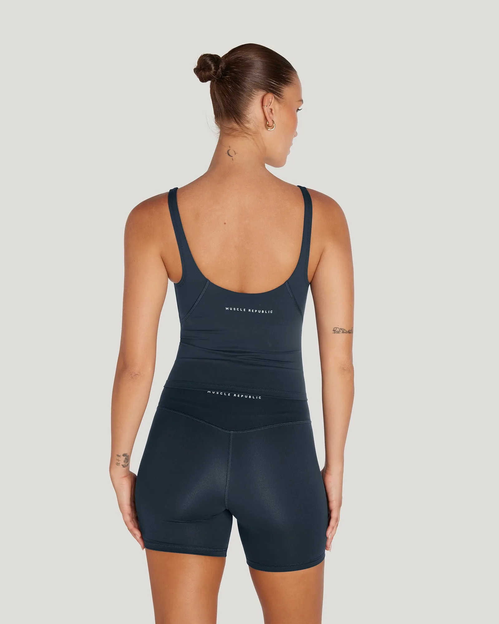 LUXE BROOKE LONGLINE TOP - ALLOY