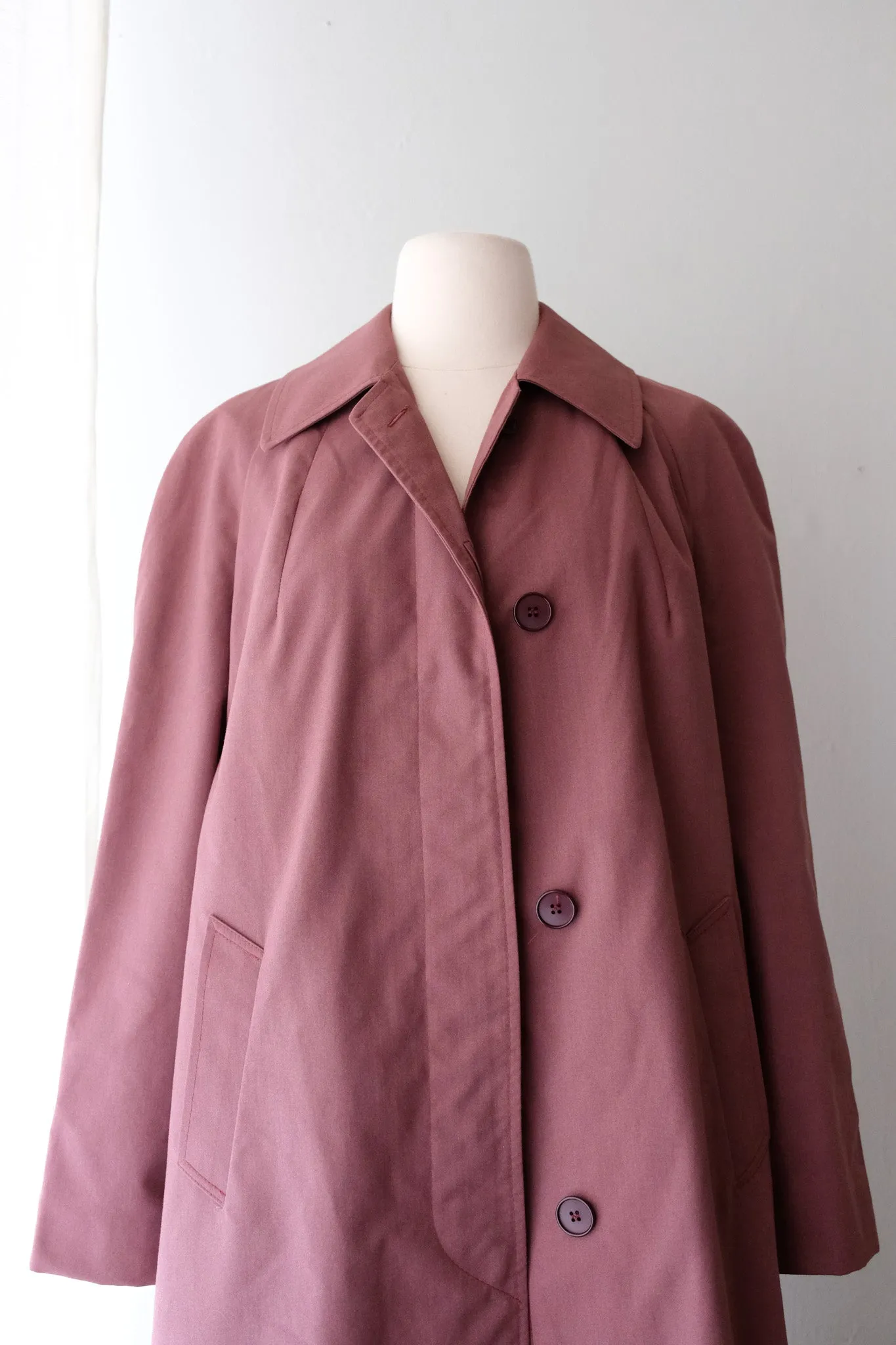Minimalist 1960's Macintosh Mauve Rain Coat / Sz M