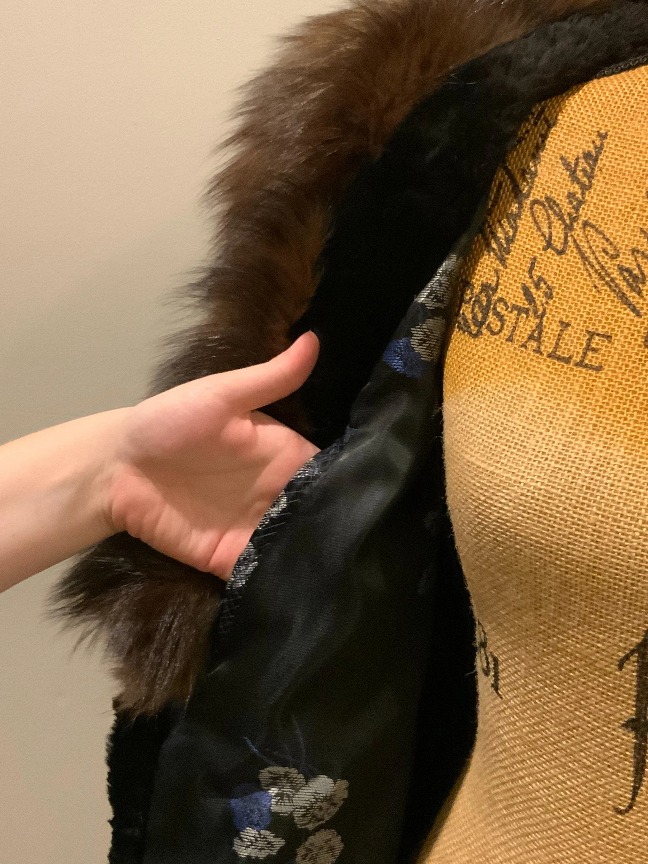 Parais Fourrours Quebec, Fur Coat. Made in Canada