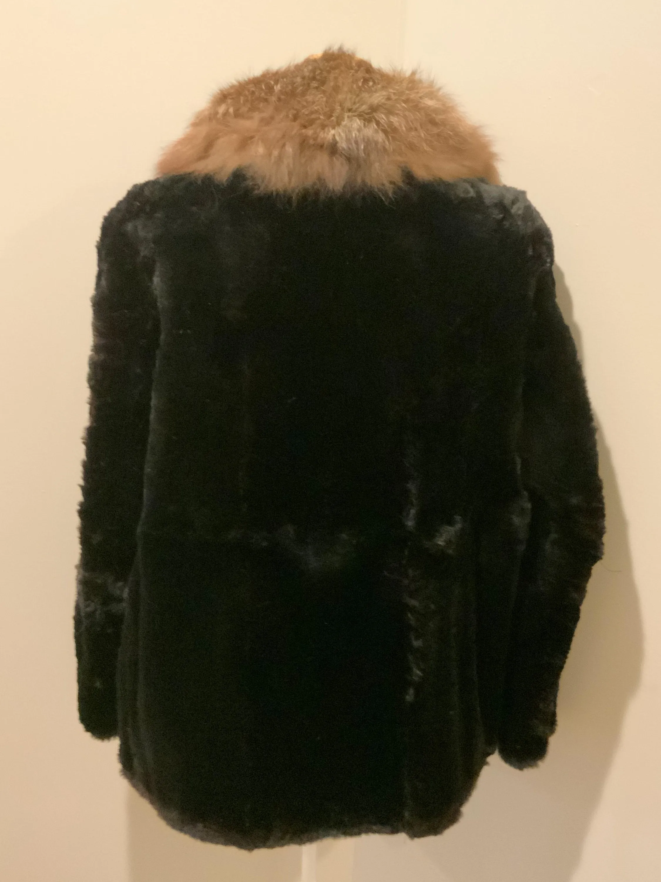 Parais Fourrours Quebec, Fur Coat. Made in Canada