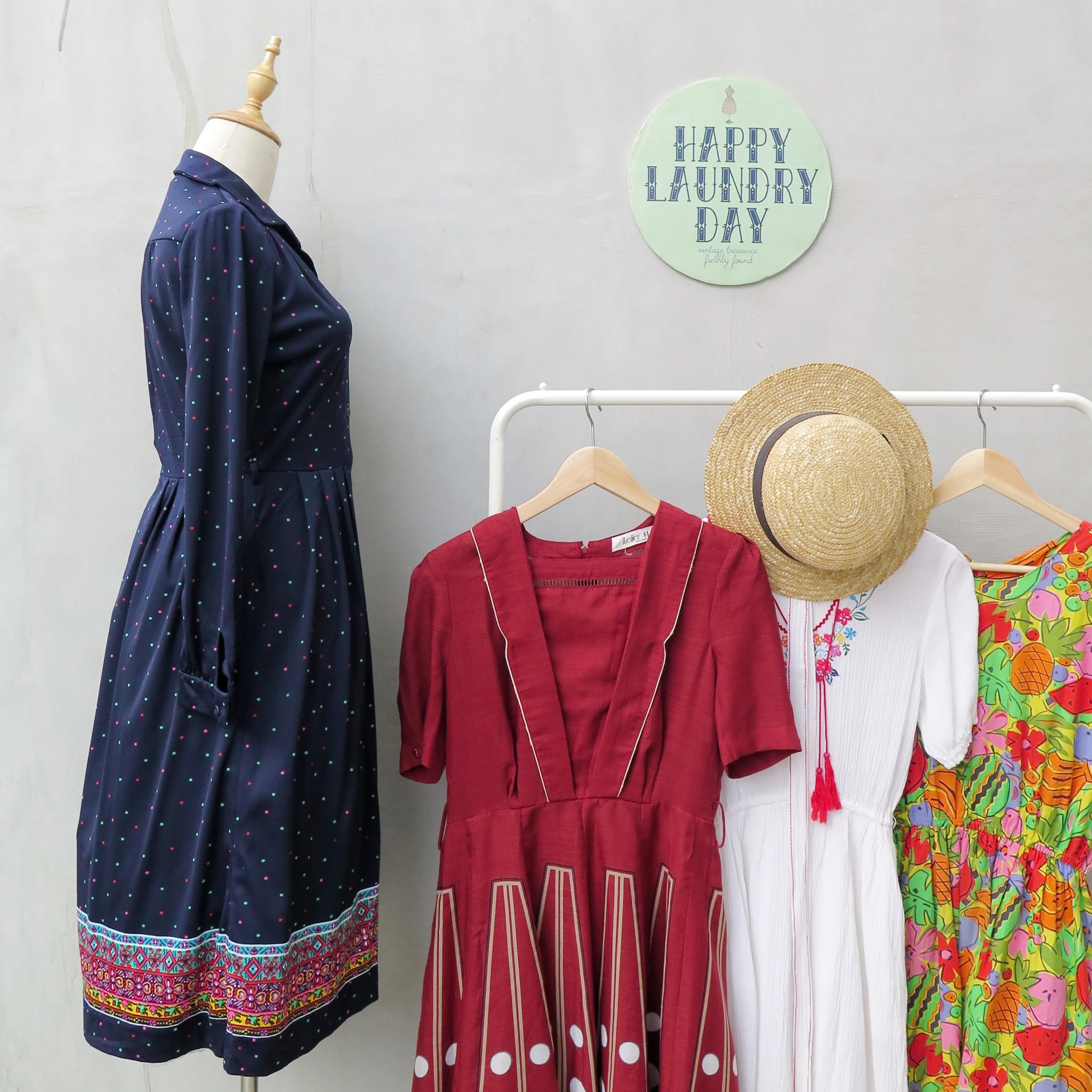 Supernova | Vintage 1960s 1970s multicolour polka  dots cosmic art long sleeve dress
