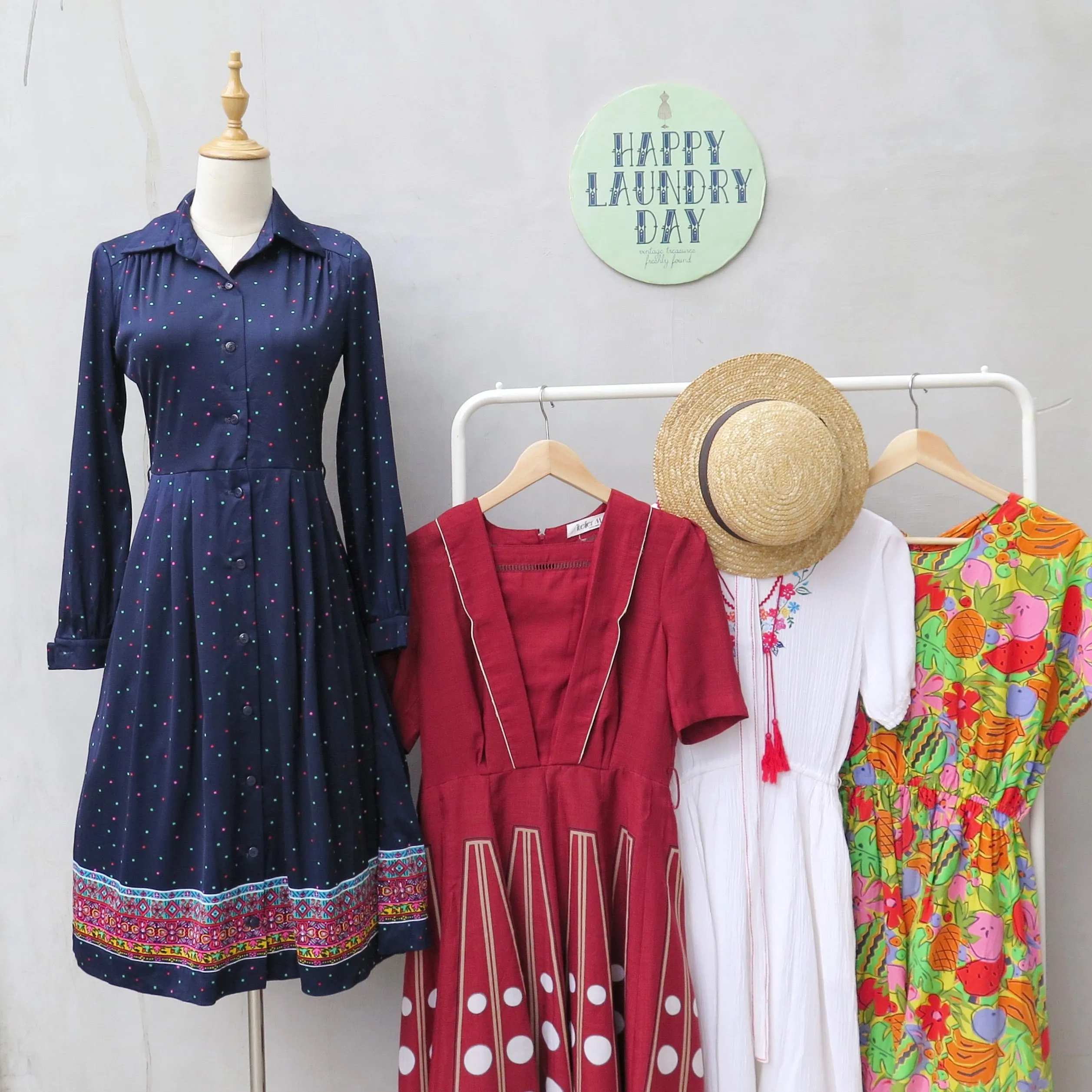 Supernova | Vintage 1960s 1970s multicolour polka  dots cosmic art long sleeve dress
