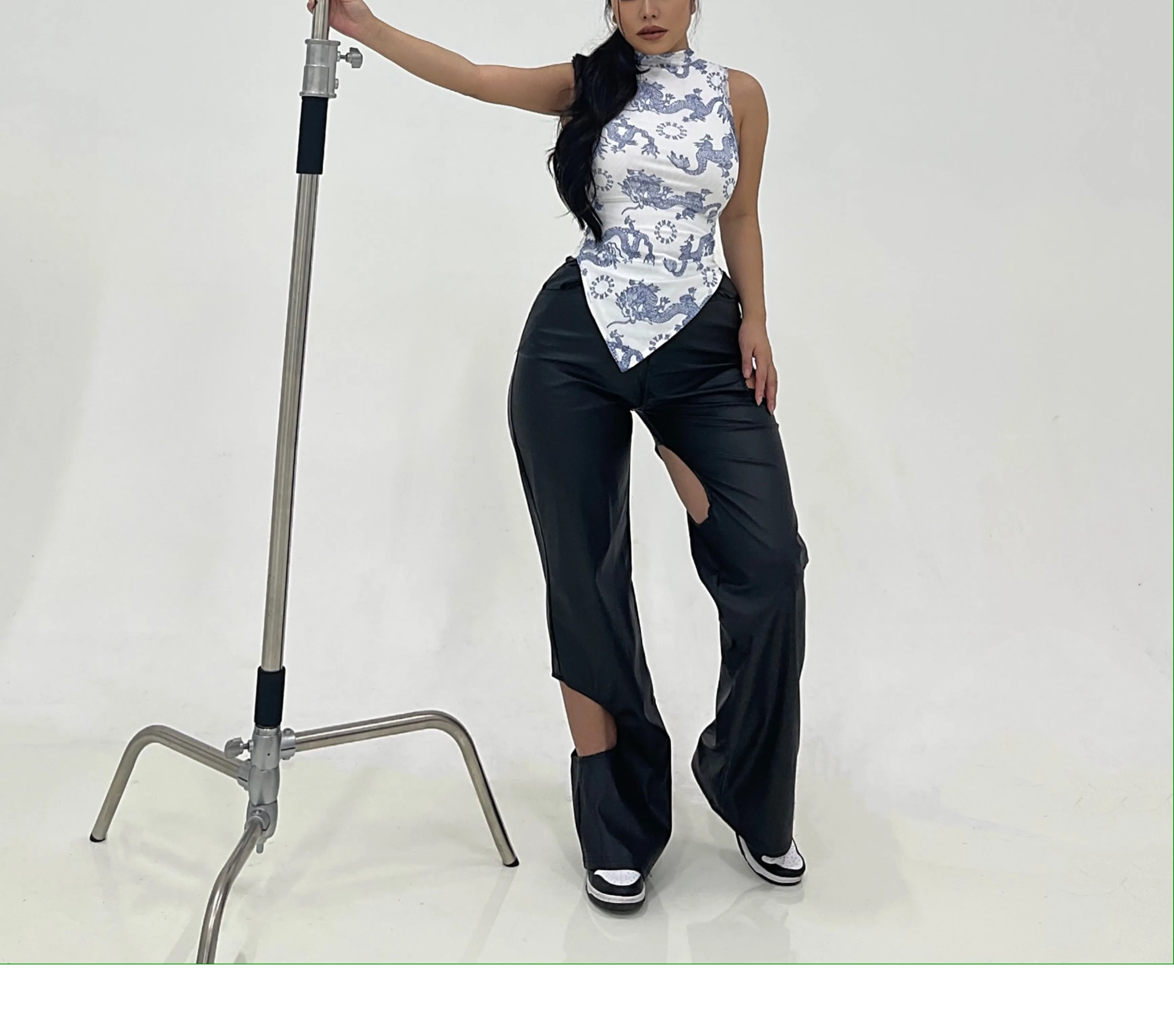 SYNEZ Blue Dragon Turtleneck Sleeveless Top