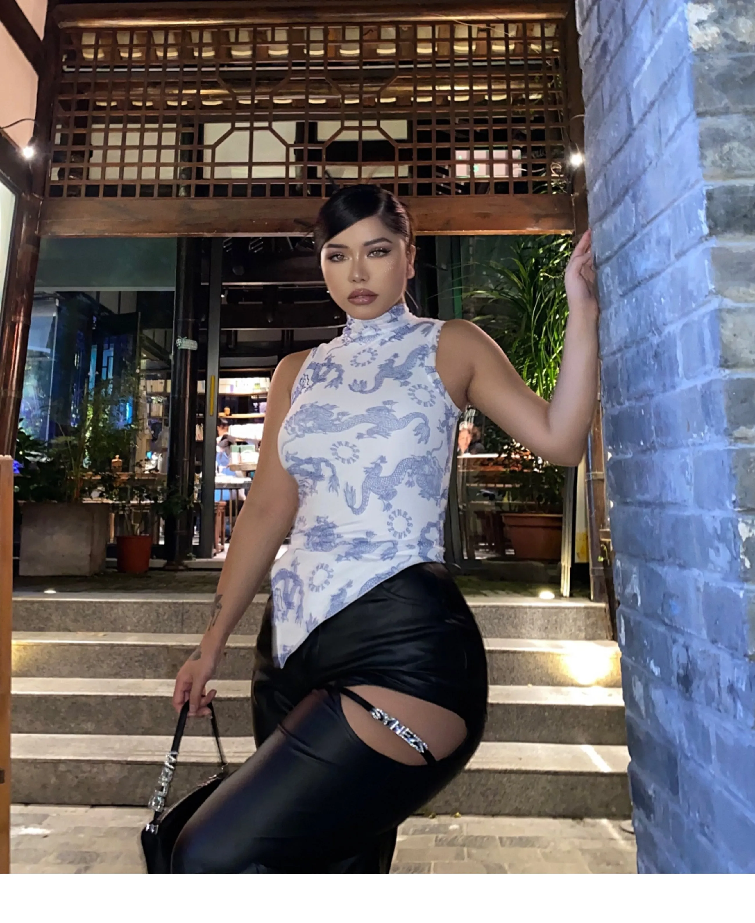 SYNEZ Blue Dragon Turtleneck Sleeveless Top