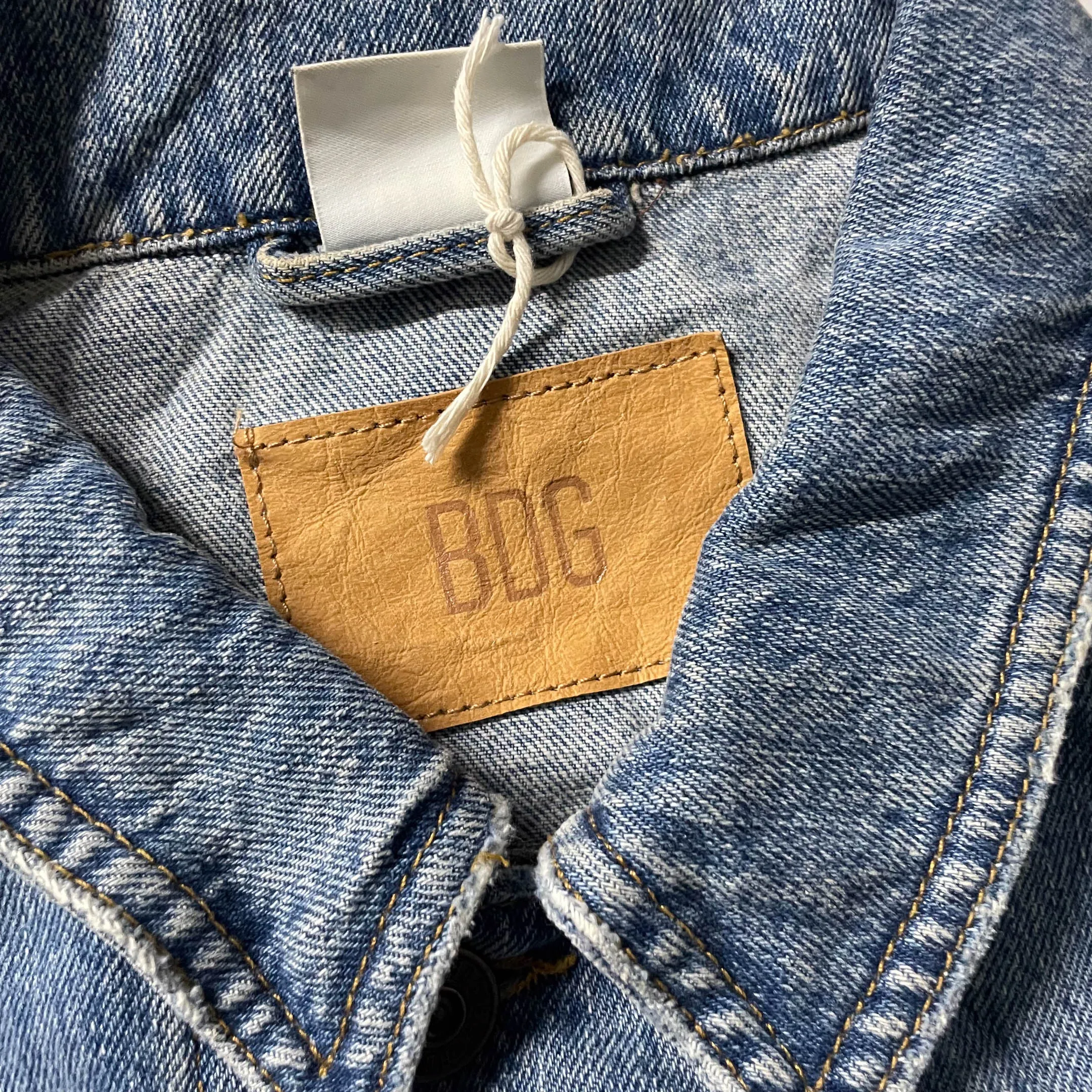 Vintage BDG Urban Outfitter men's denim blue jacket in M|L29 W 24| SKU 2483